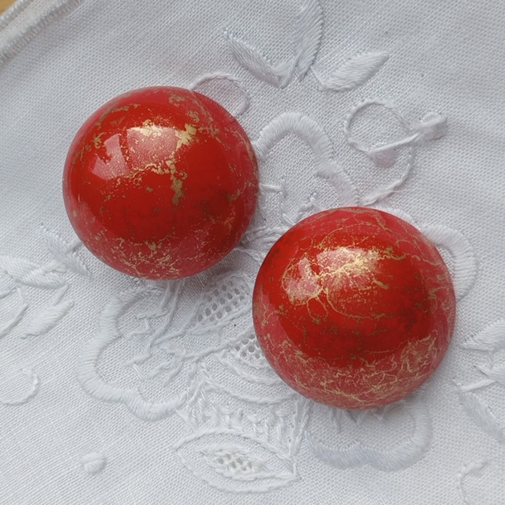 80s 90s vintage Red with gold veining metal puff button post earrings